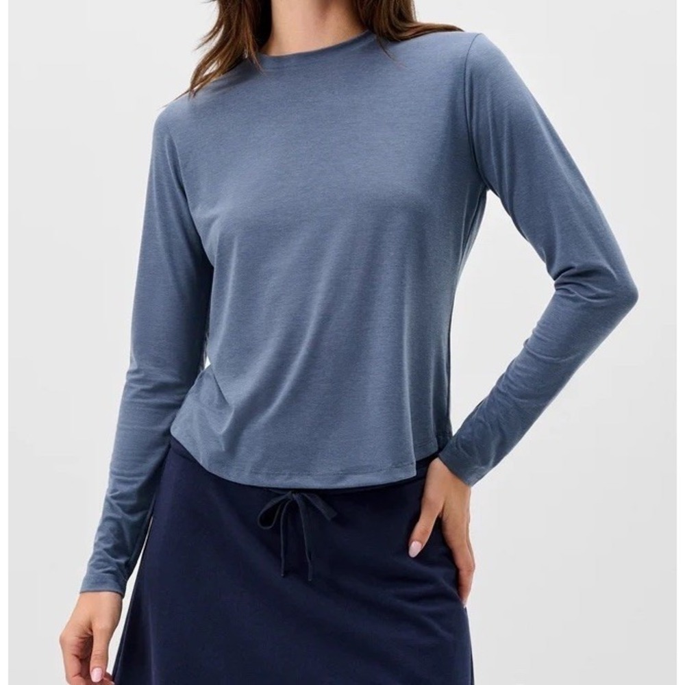 NWOT Women's Johnnie-O Course Performance Long Sleeve T-Shirt Sea Blue‎ - Small